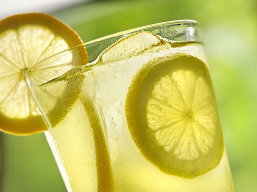 Agua con limón: propiedades